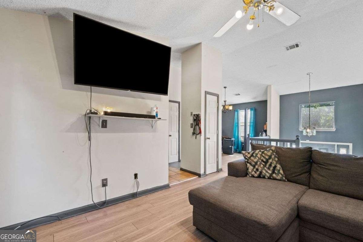 7106 Oakwood Circle Rex - 14