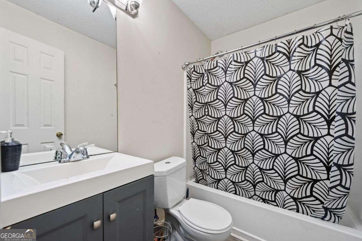 7106 Oakwood Circle Rex - 22