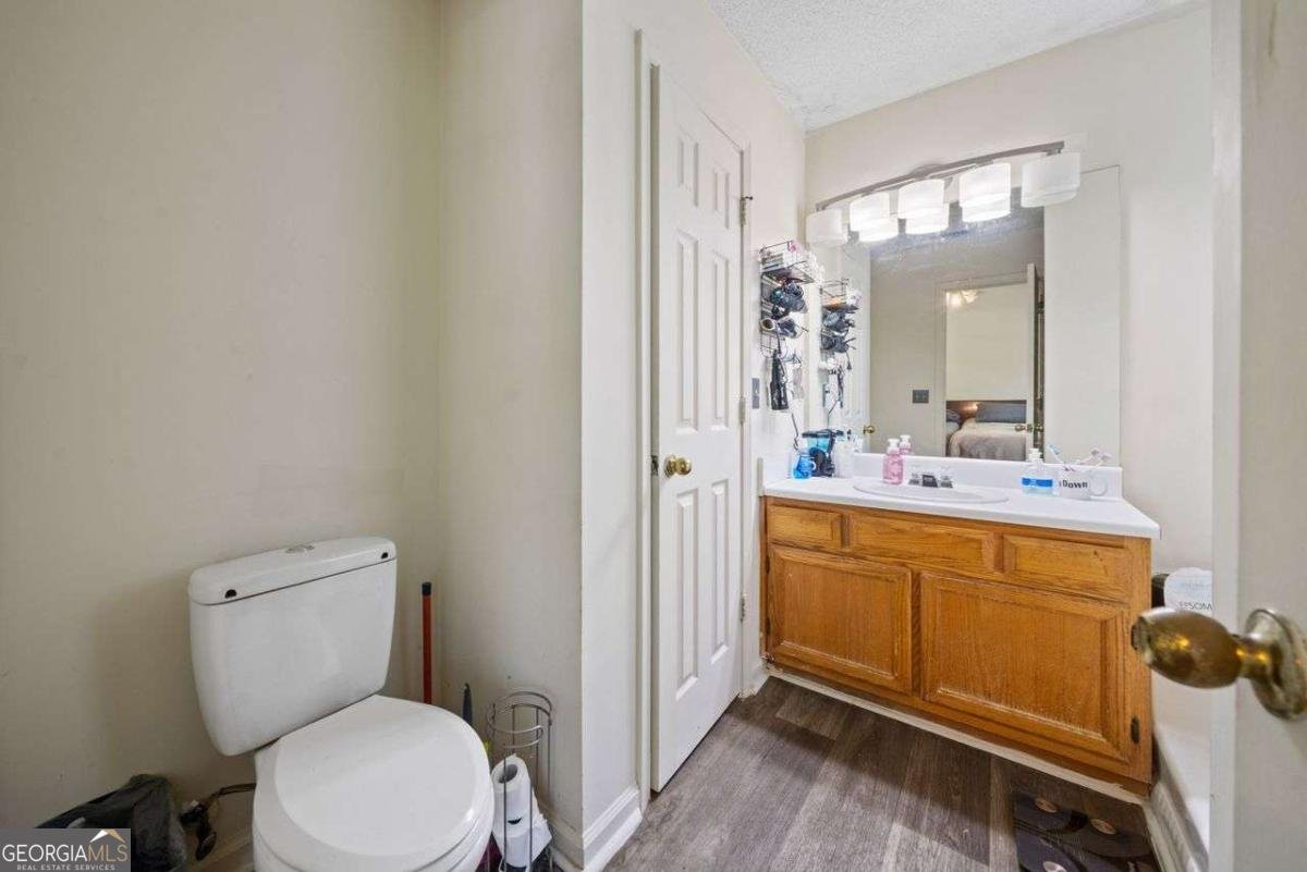 7106 Oakwood Circle Rex - 24