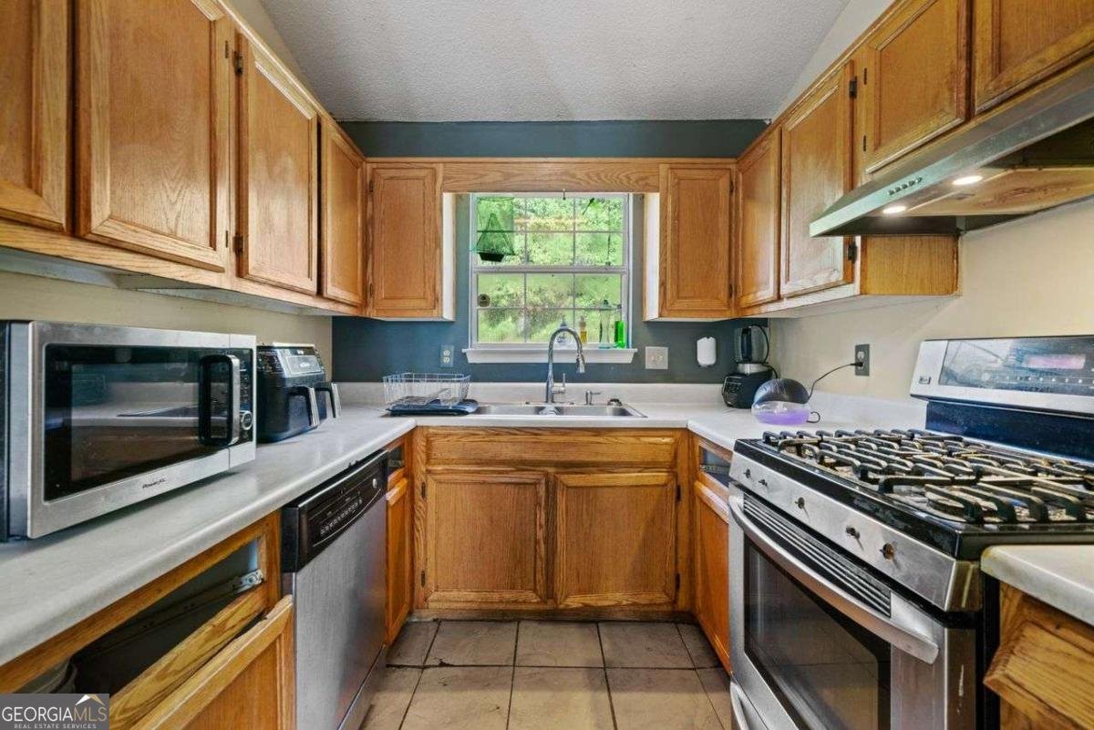 7106 Oakwood Circle Rex - 7