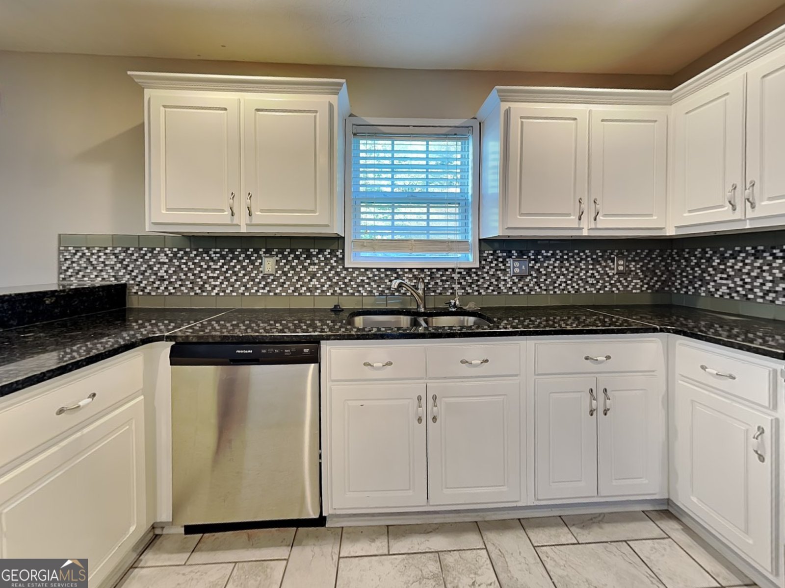 415 Shadowbrooke Circle Loganville - 3