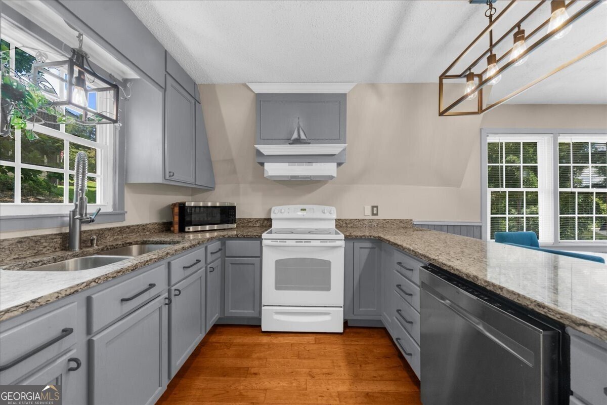 5851 Dolvin Lane Buford - 11