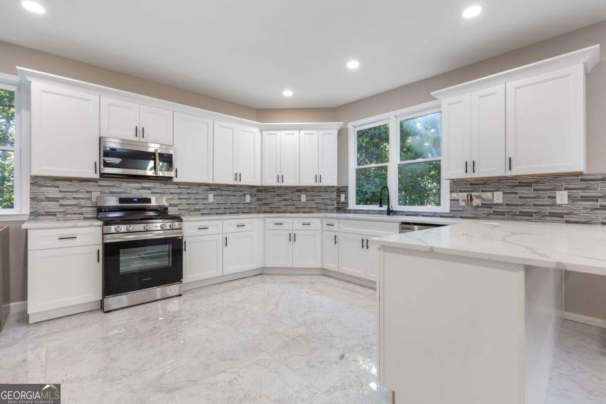 6723 Winterberry Ridge Drive Stone Mountain - 14