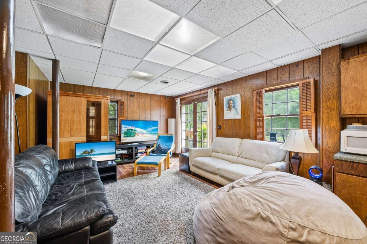 401 5th Avenue Winder - 24