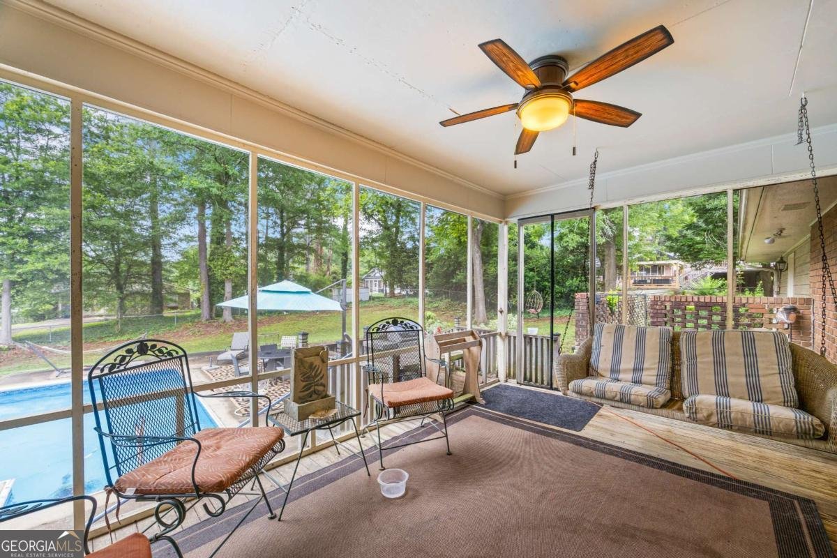 401 5th Avenue Winder - 32