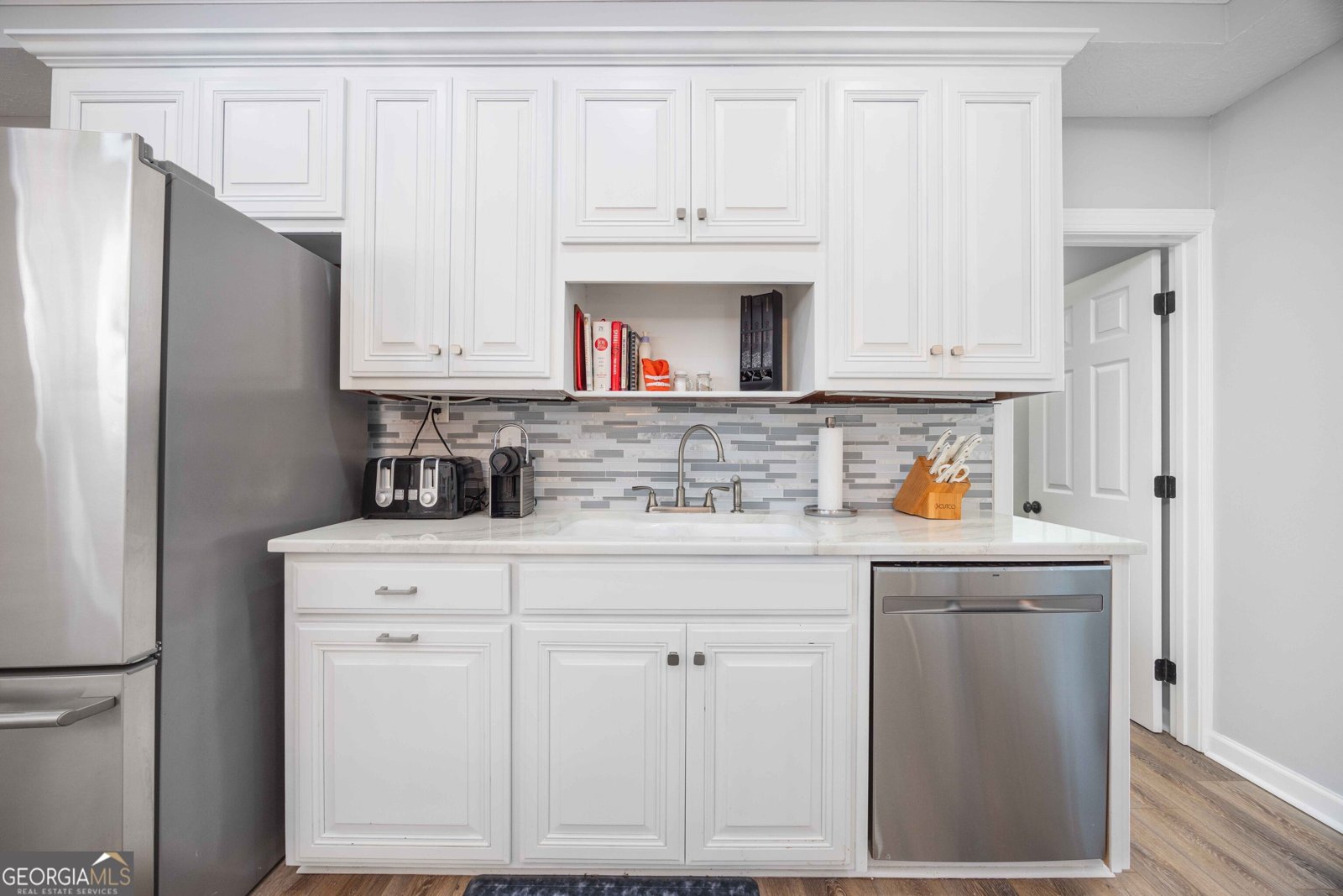 566 LONGVIEW DRIVE Hamilton - 18