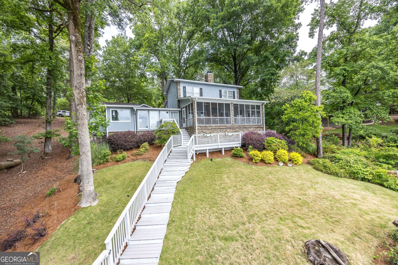566 LONGVIEW DRIVE Hamilton - 3