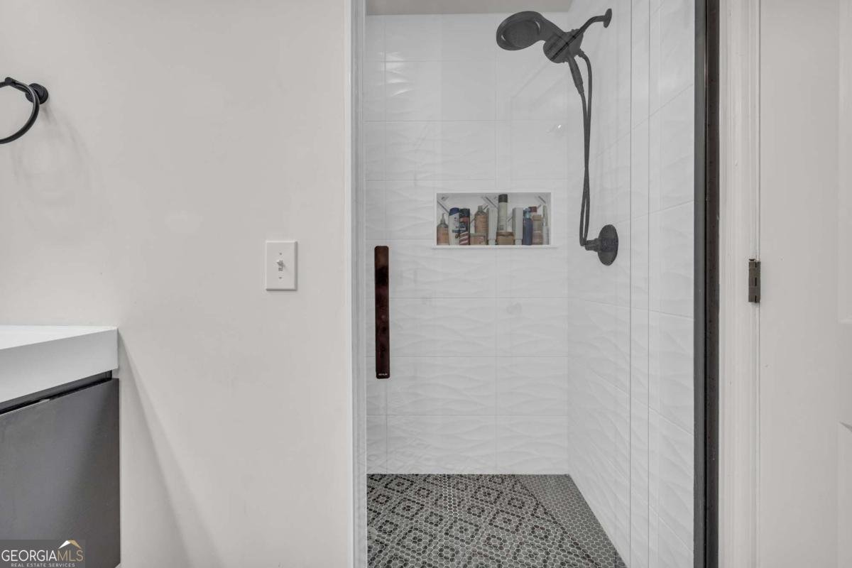 825 Highland Lane Atlanta - 19