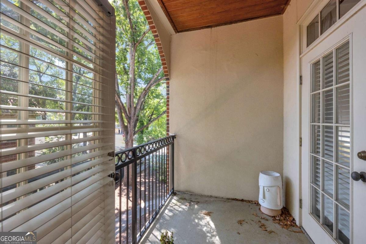 825 Highland Lane Atlanta - 25