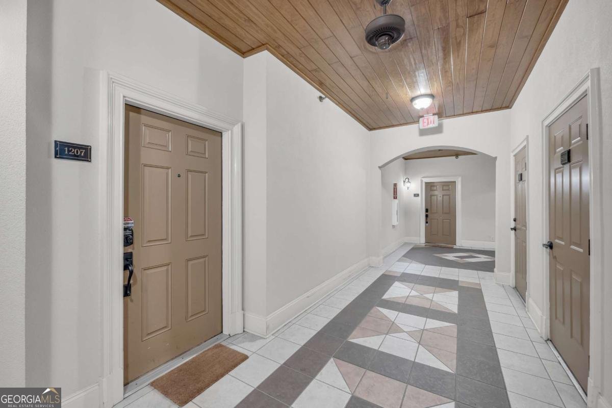 825 Highland Lane Atlanta - 3