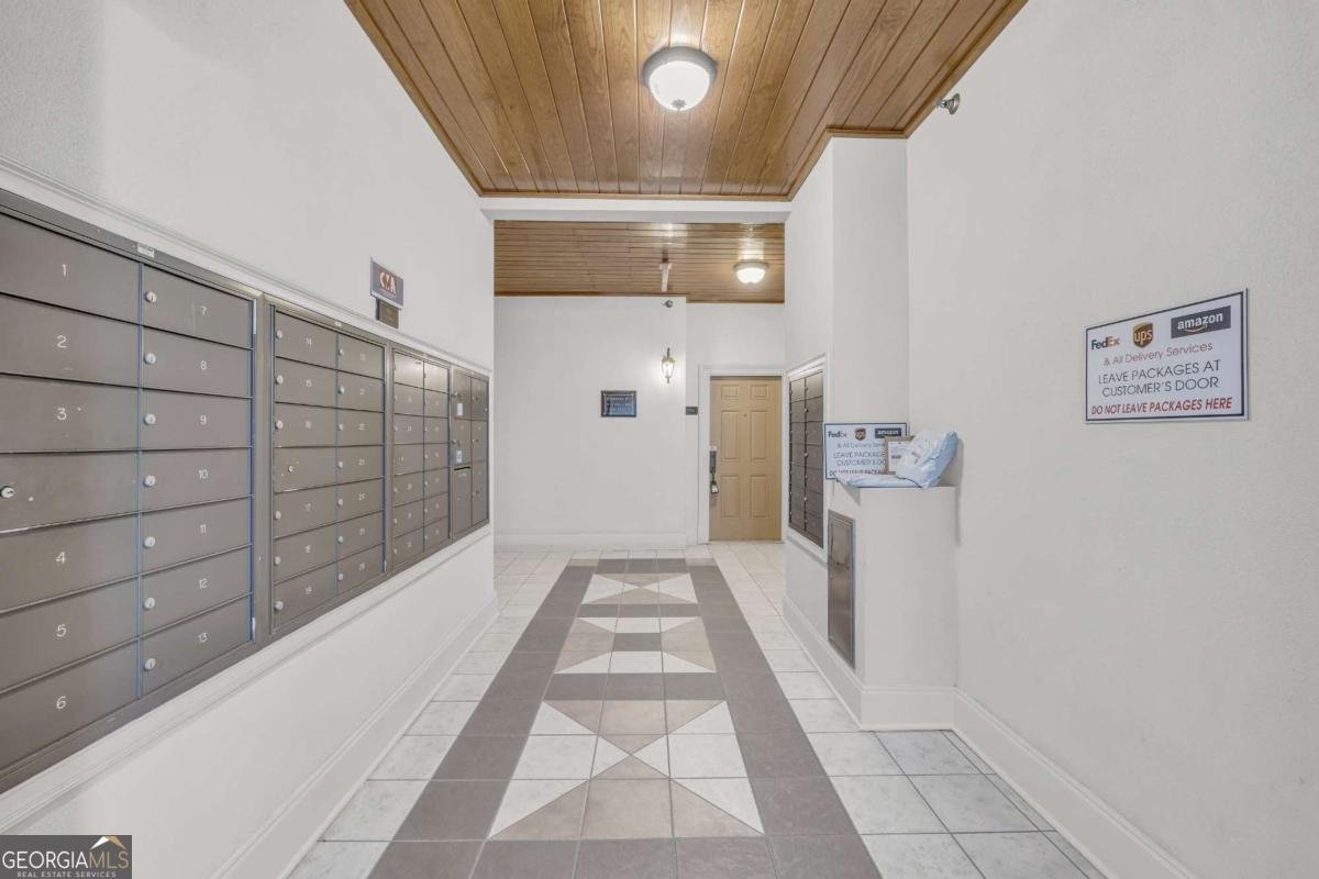 825 Highland Lane Atlanta - 4