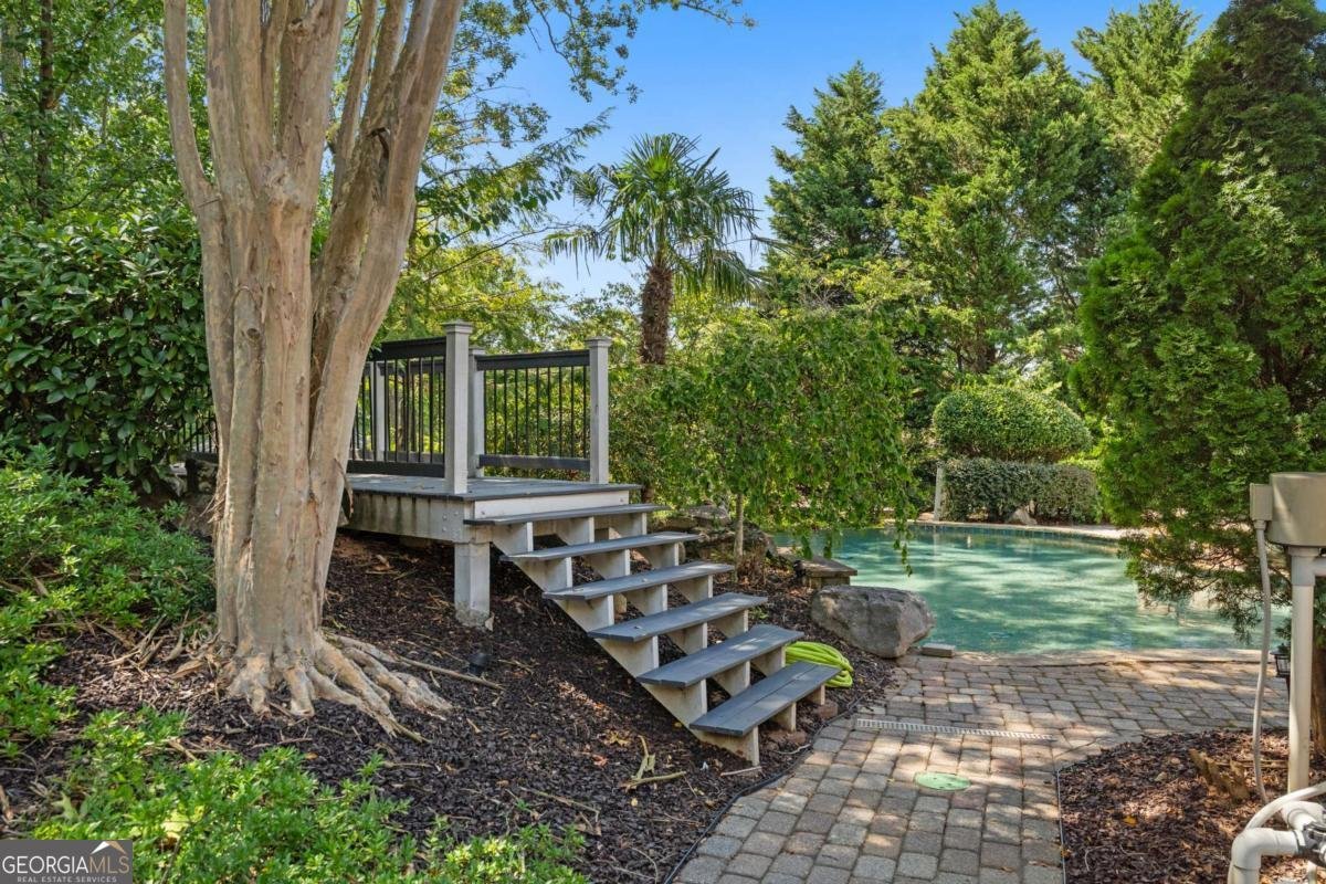 7790 Stables Drive Sandy Springs - 31