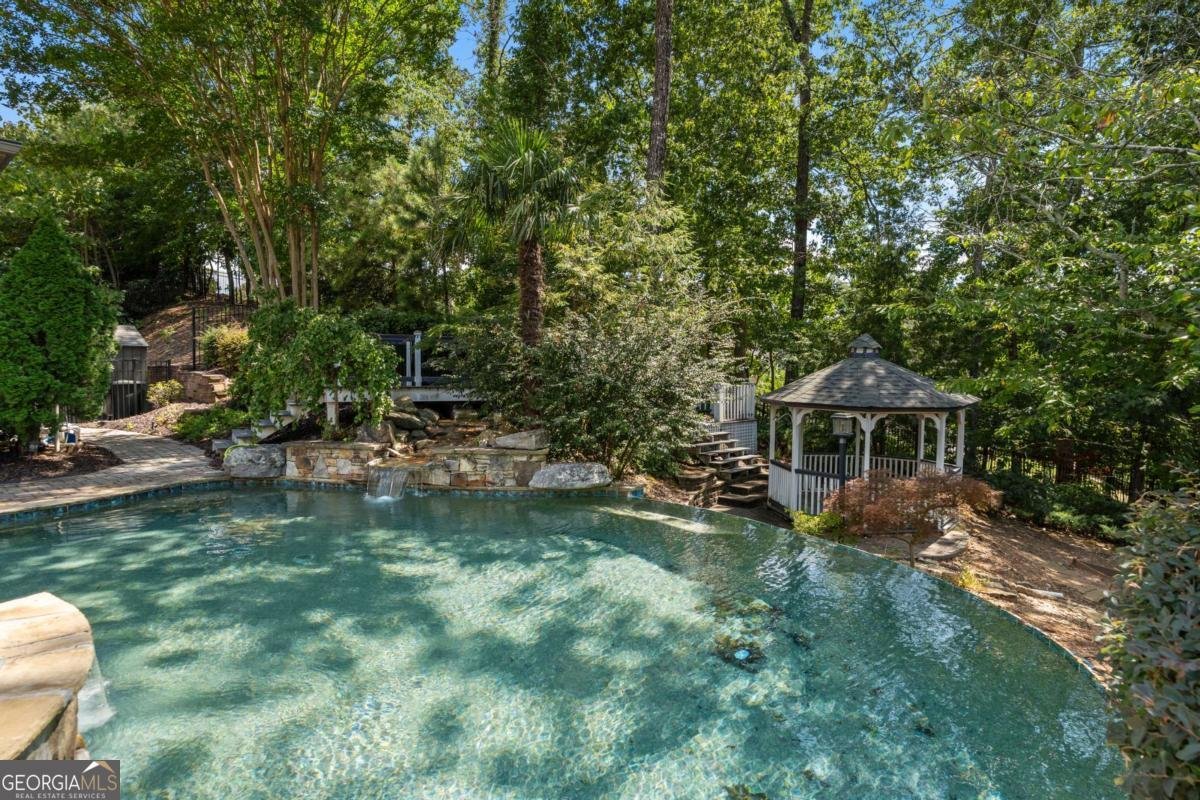 7790 Stables Drive Sandy Springs - 48