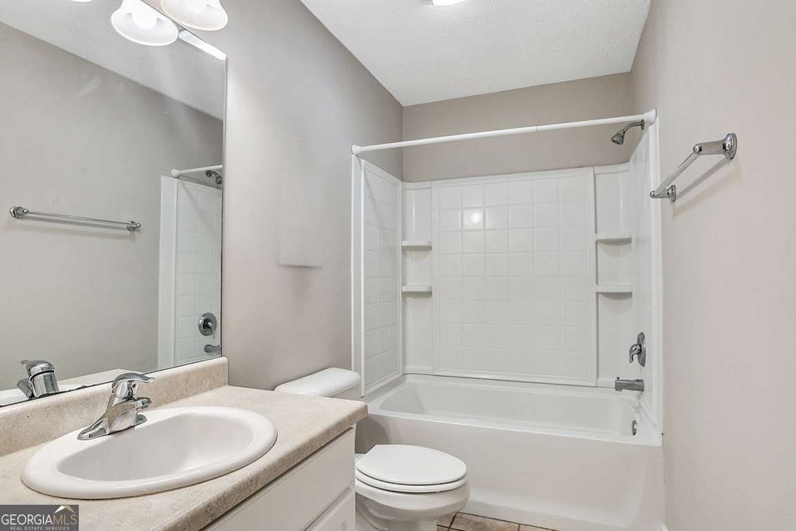 8 Patriot Drive Richmond Hill - 16