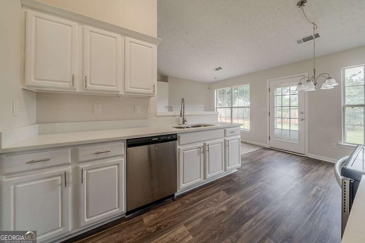 2494 Hillvale Circle Lithonia - 6