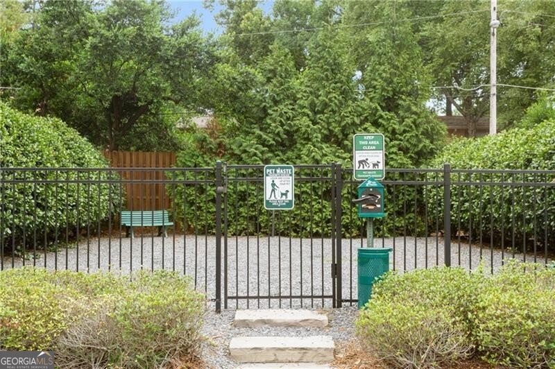 136 Peachtree Memorial Drive Atlanta - 24