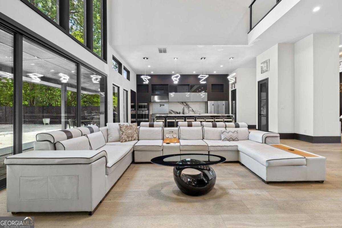 2401 Greenglade Road Atlanta - 12