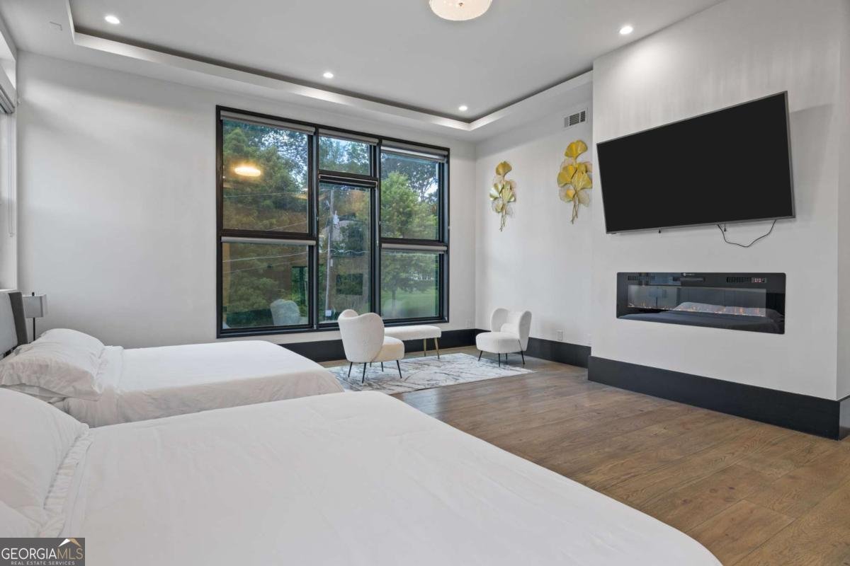 2401 Greenglade Road Atlanta - 24