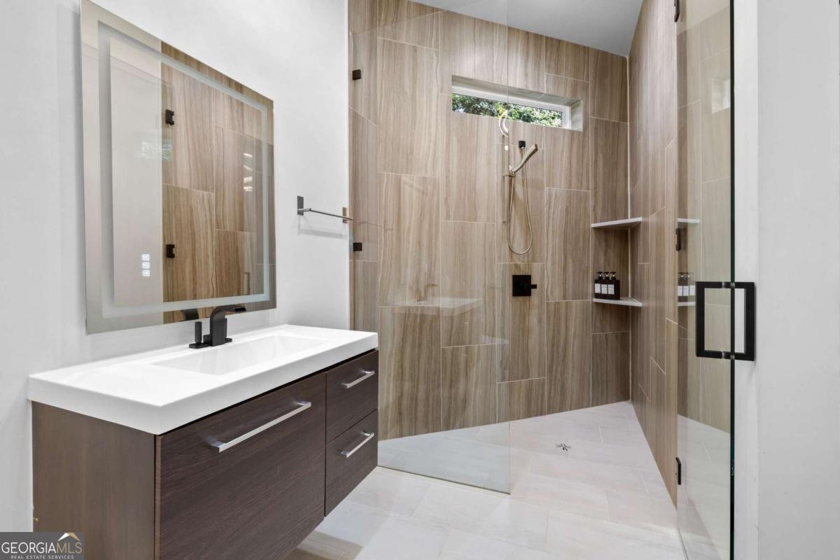 2401 Greenglade Road Atlanta - 48