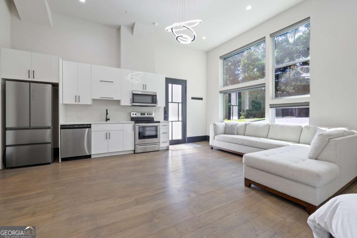 2401 Greenglade Road Atlanta - 55