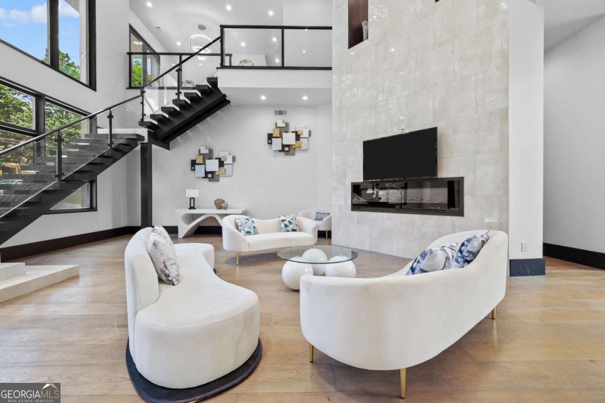 2401 Greenglade Road Atlanta - 9