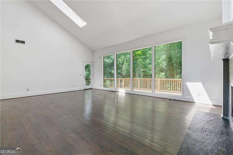 8240 Grogans Ferry Rd Atlanta - 11
