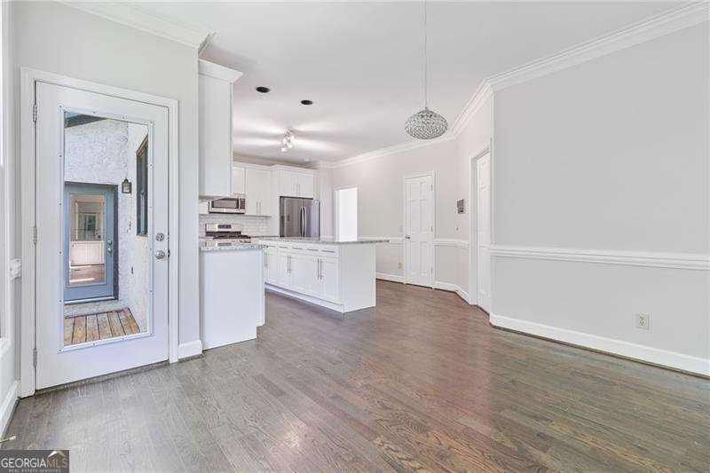 8240 Grogans Ferry Rd Atlanta - 18