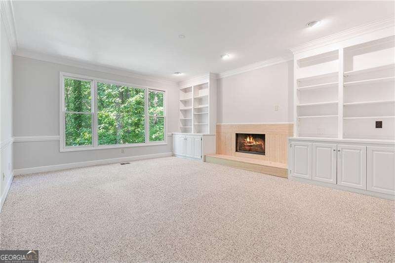 8240 Grogans Ferry Rd Atlanta - 30