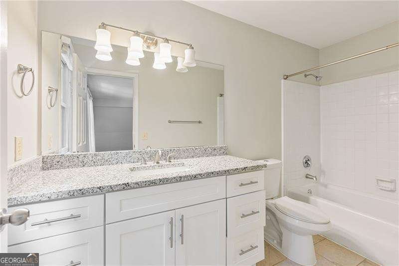 8240 Grogans Ferry Rd Atlanta - 31