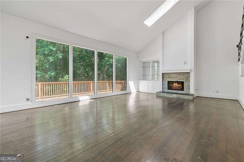 8240 Grogans Ferry Rd Atlanta - 8