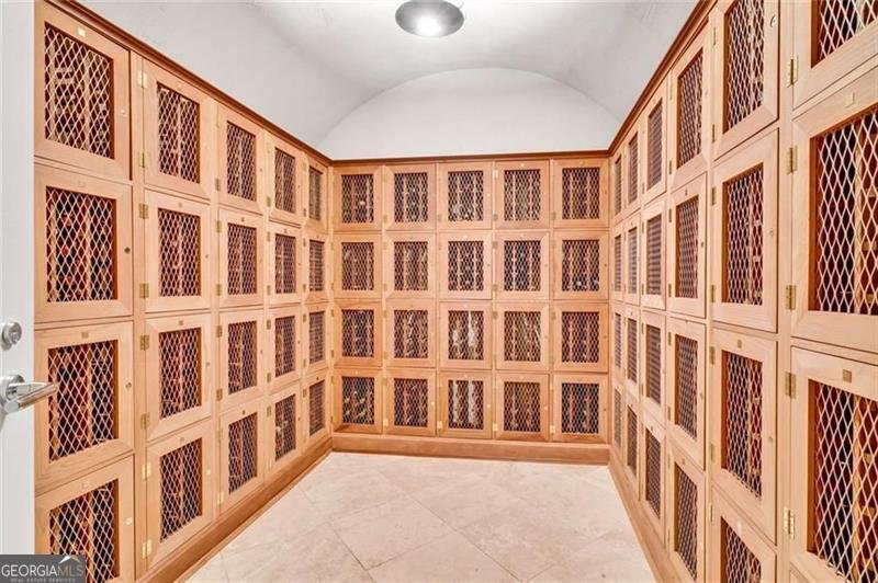 2881 Peachtree Road Atlanta - 40
