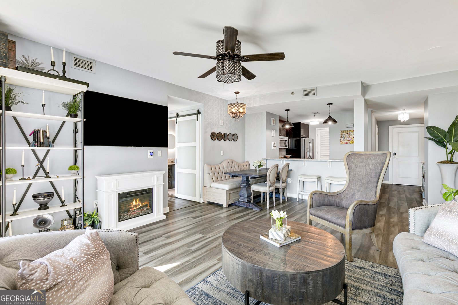3338 Peachtree Road Atlanta - 3