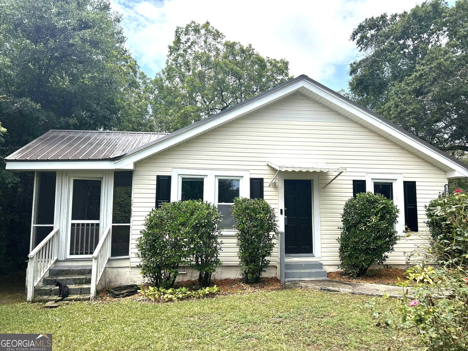 109 Baugh Street Commerce - 1