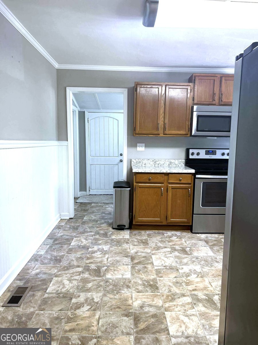 109 Baugh Street Commerce - 12