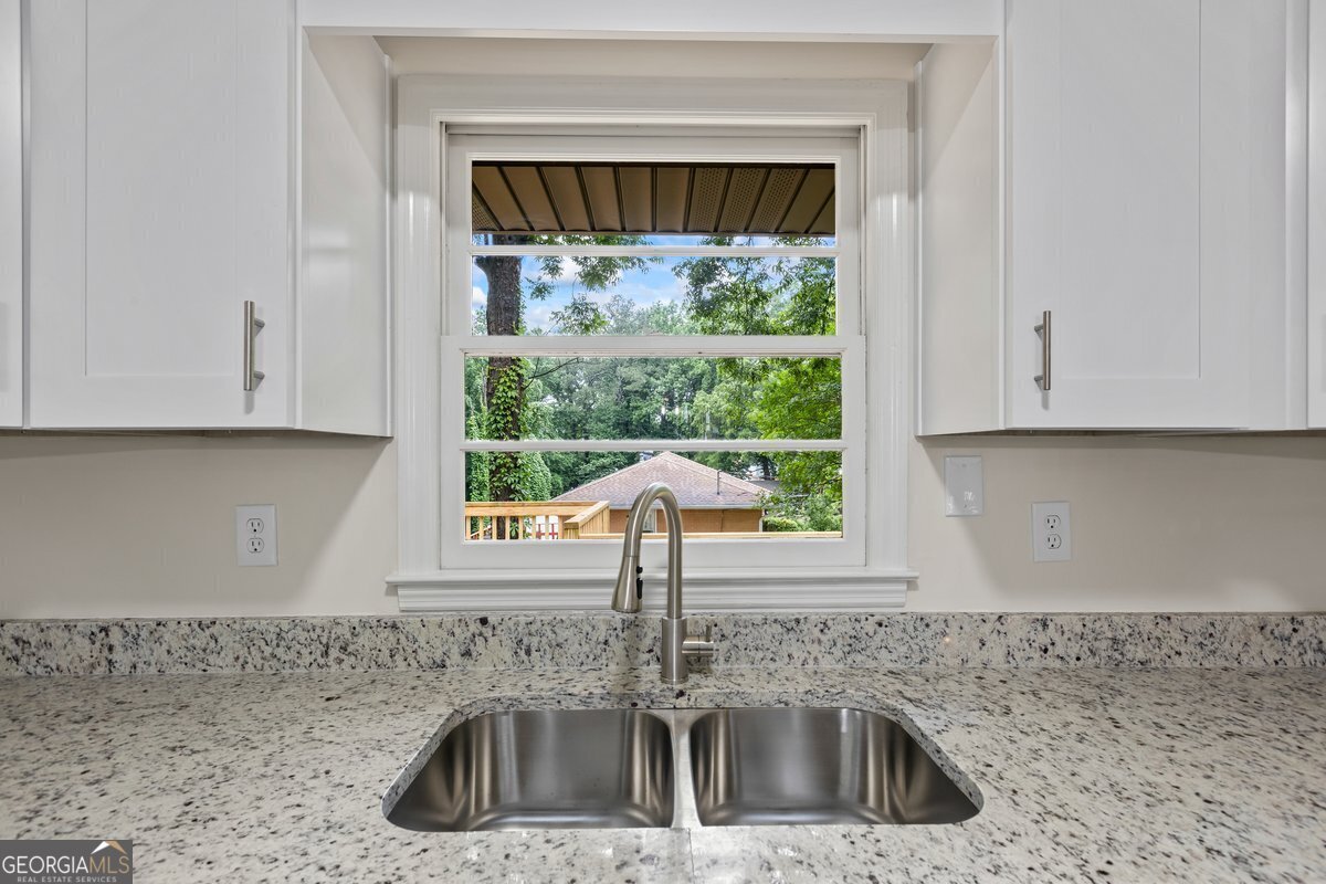 1124 Ponderosa Park Drive Forest Park - 4