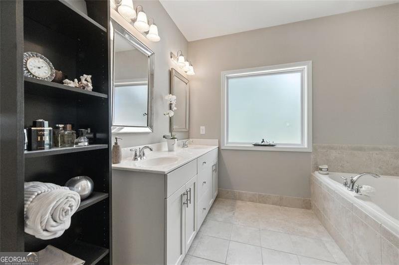 1747 Hollingsworth Boulevard Atlanta - 7