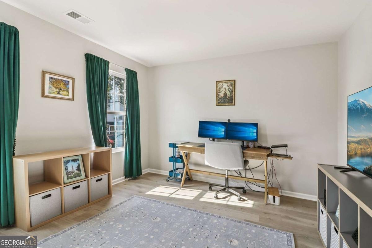 76 Oxford Lane Kingston - 19