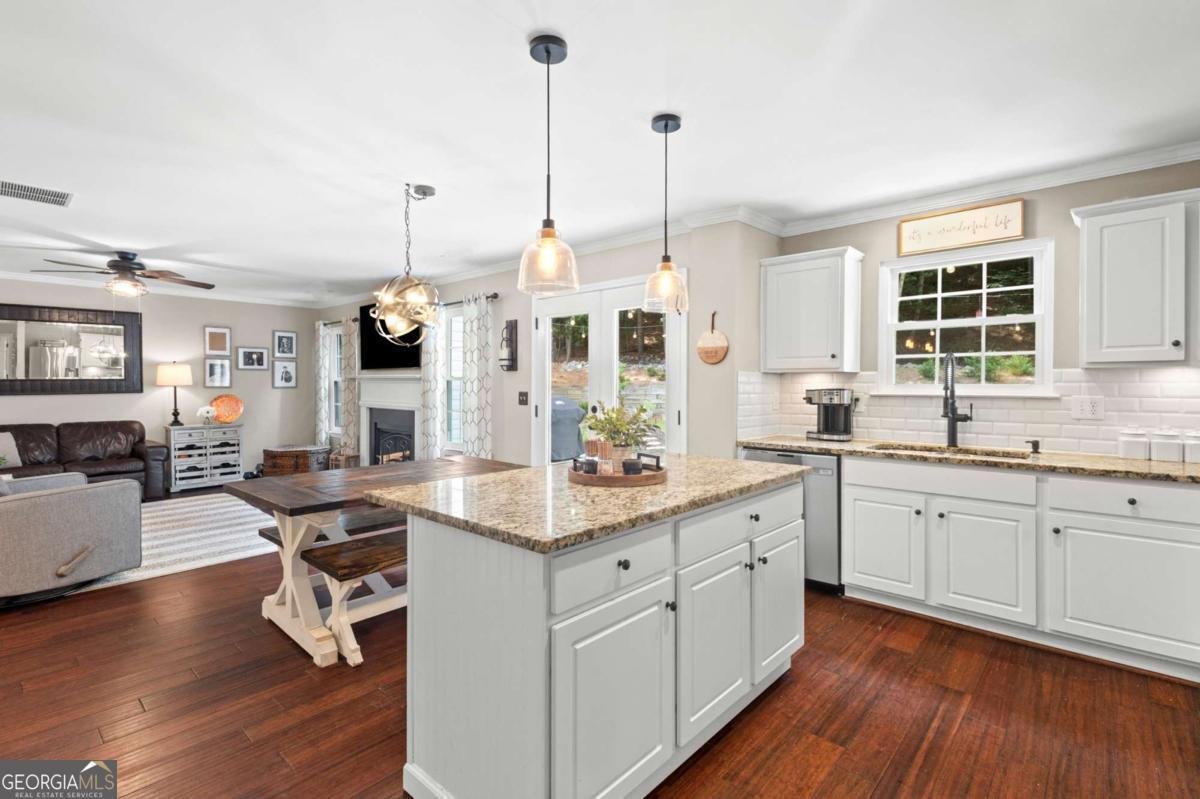 1964 Barnett West Court Buford - 10