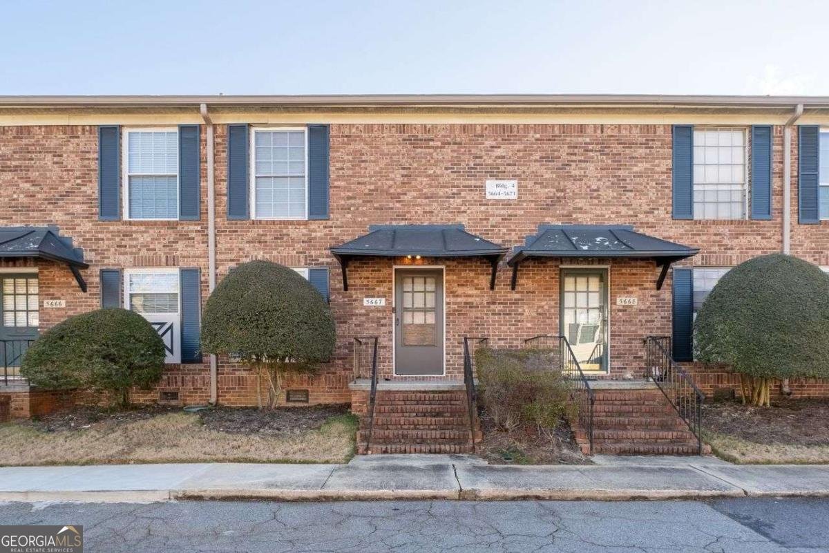 5667 KINGSPORT Drive Atlanta - 1