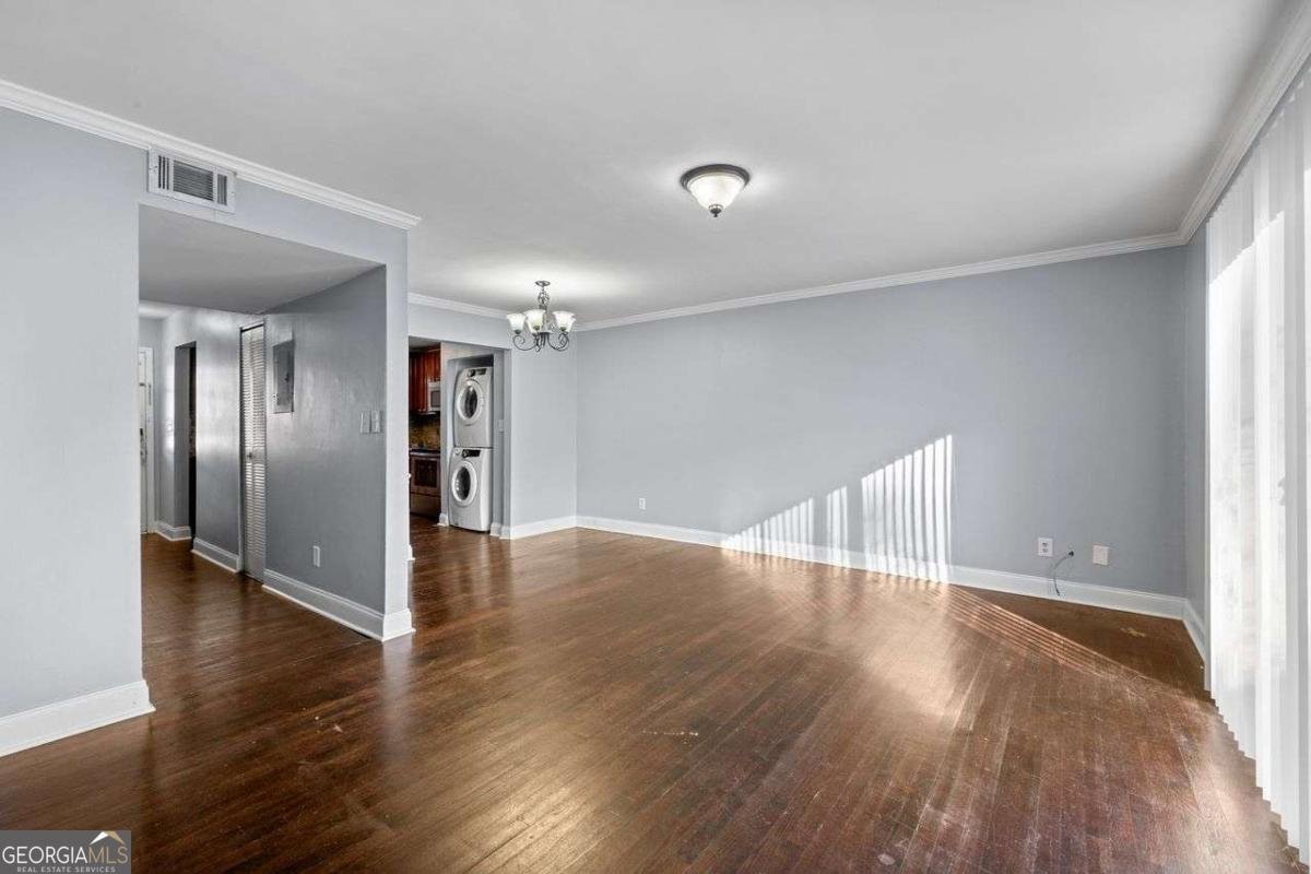 5667 KINGSPORT Drive Atlanta - 14