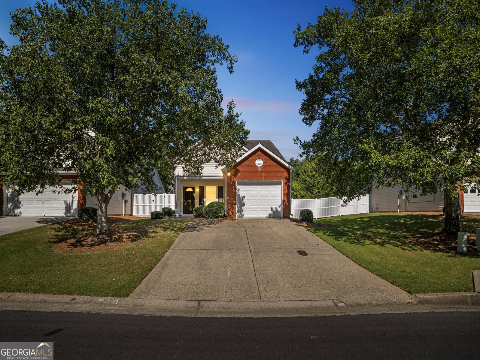 3471 Avensong Village Circle Milton - 1