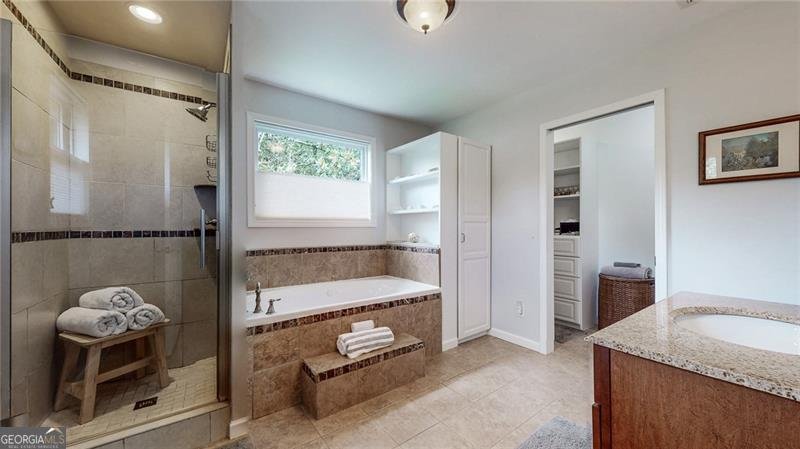 2461 Woodridge Drive Decatur - 39
