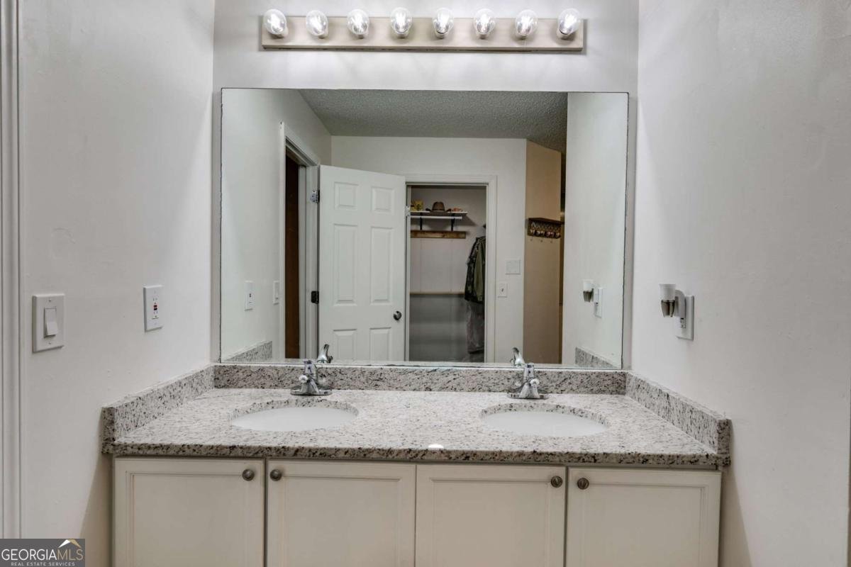 359 Johnstons Drive Dallas - 1