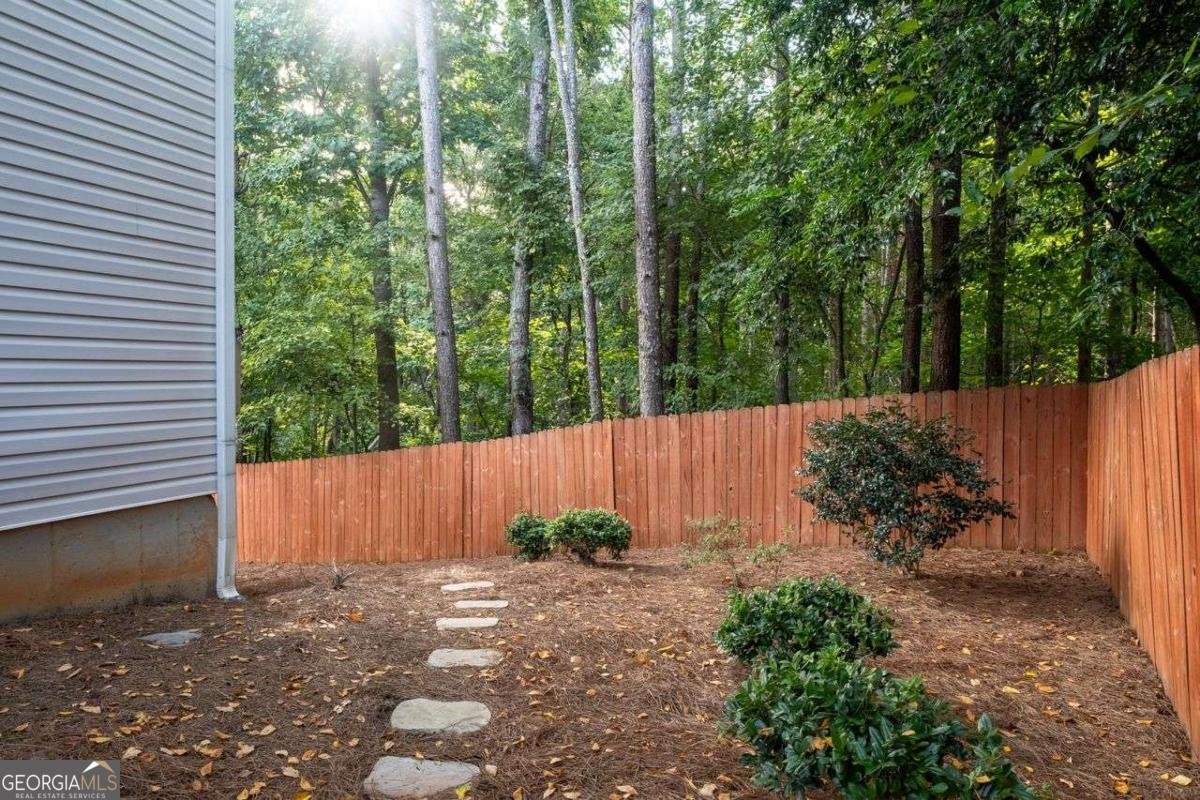 200 Stoneforest Drive Woodstock - 33