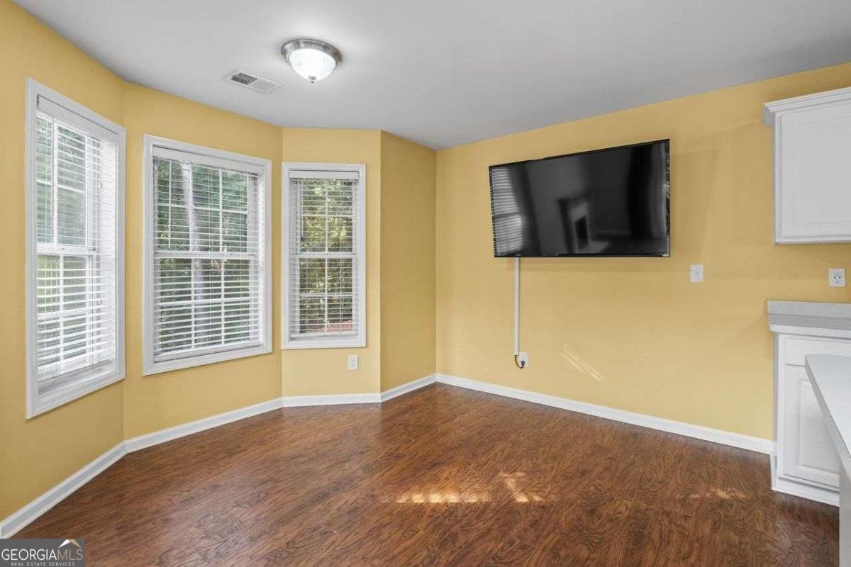 200 Stoneforest Drive Woodstock - 9