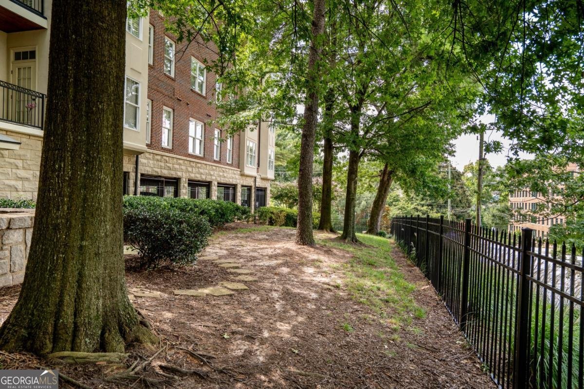 825 Highland Lane Atlanta - 25