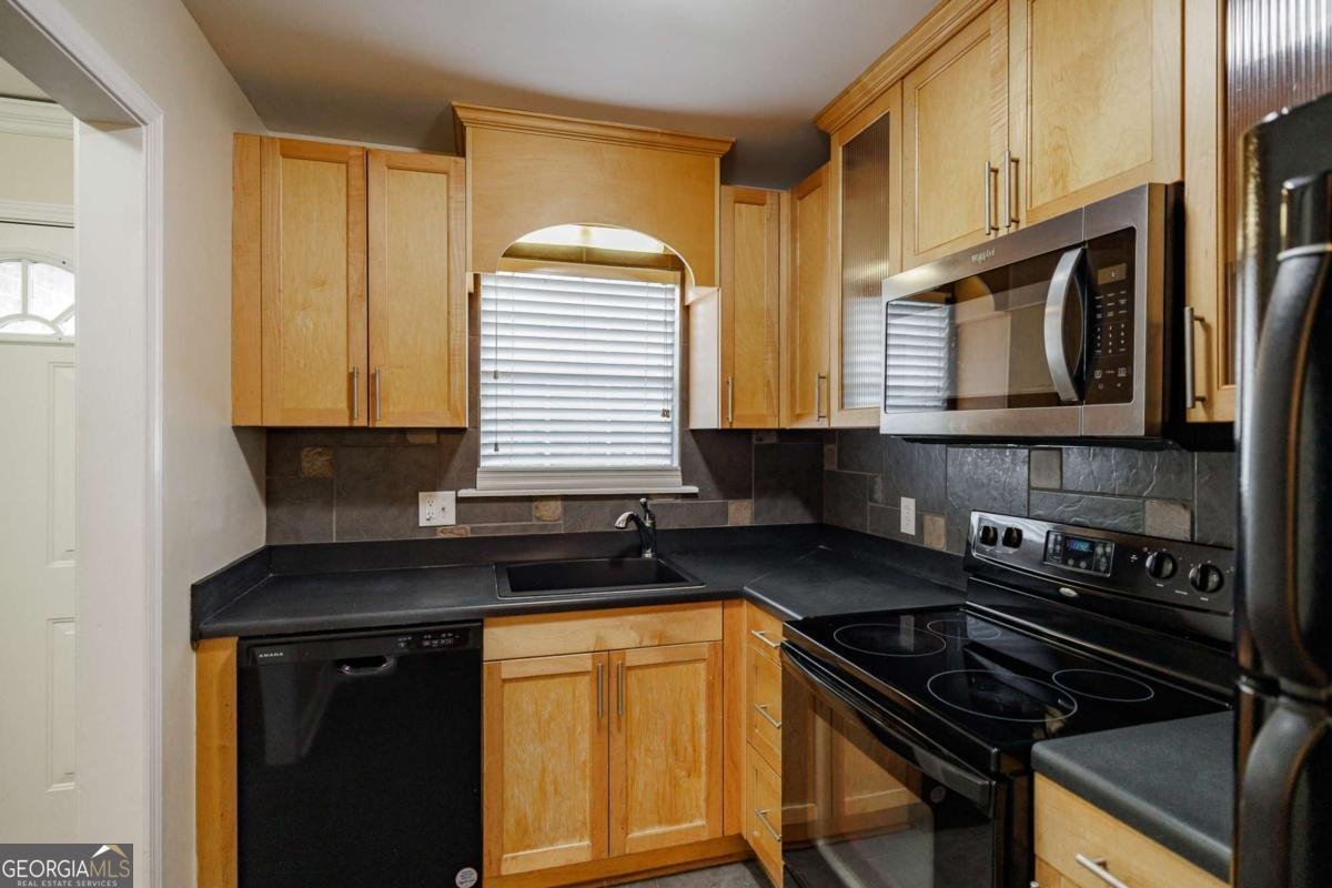 1055 Baxter Street Athens - 4