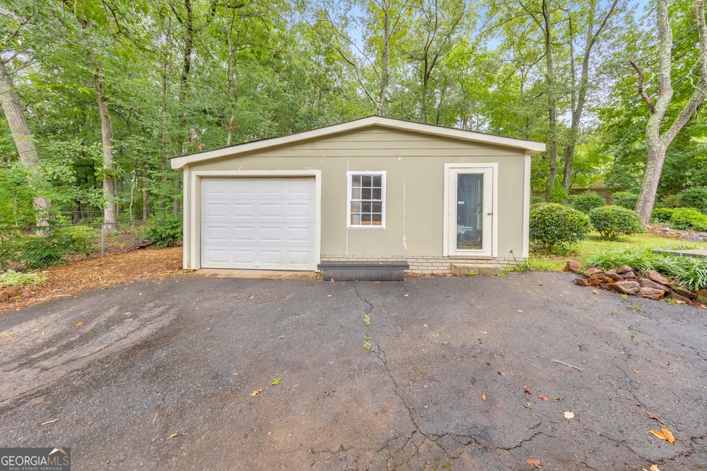 1556 Smithwood Drive Marietta - 27