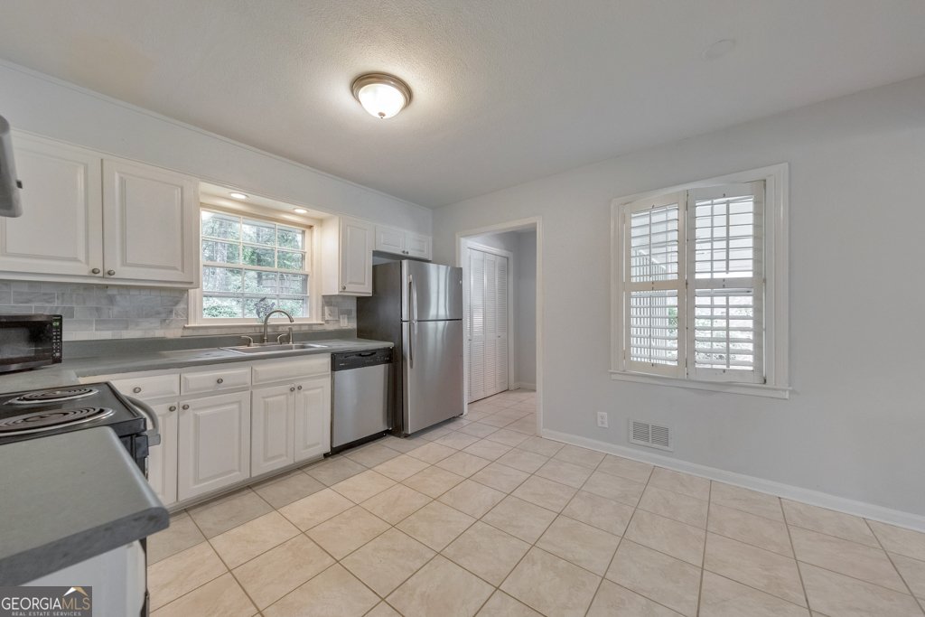 1556 Smithwood Drive Marietta - 5