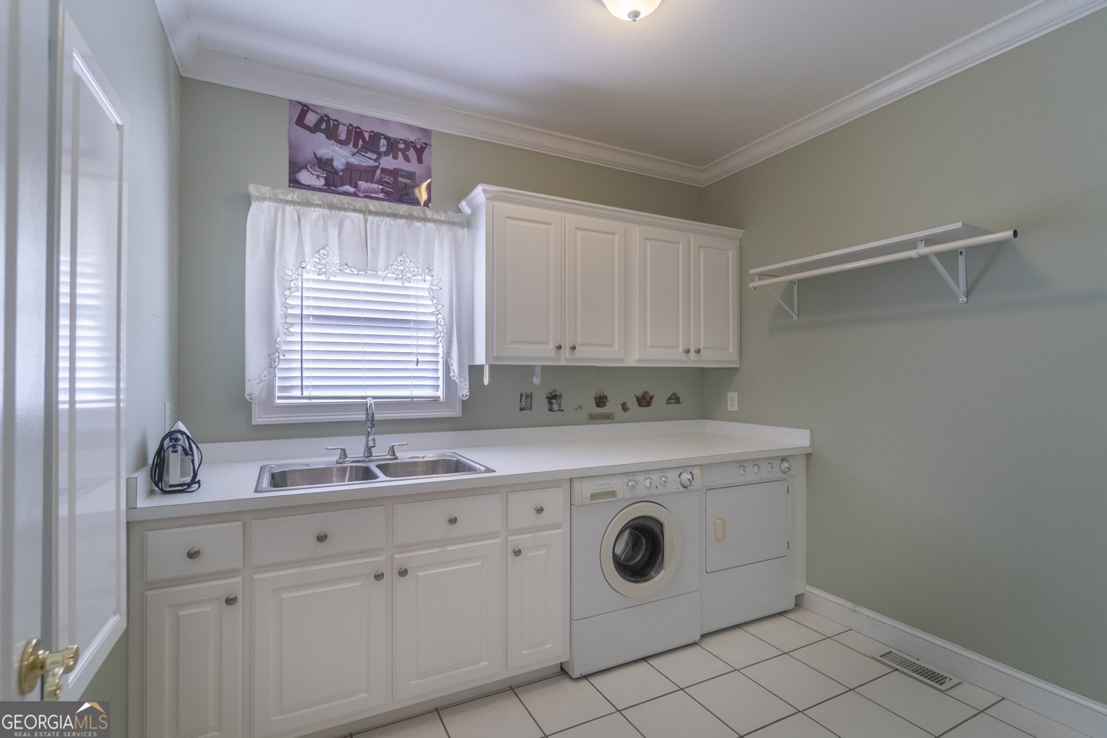 102 Trent Trail Cleveland - 44